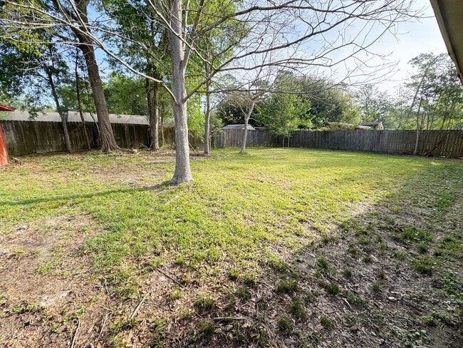 Building Photo - 1011 Gene Dr