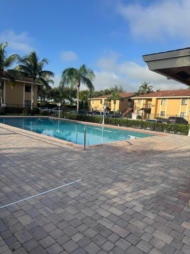 Building Photo - 6031 10th Ave N