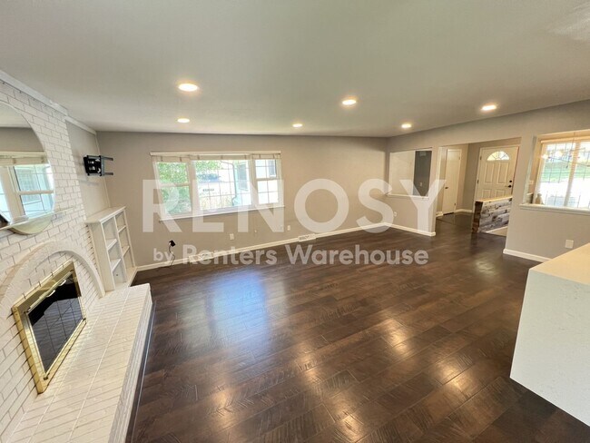 Building Photo - 7274 S Chase Way