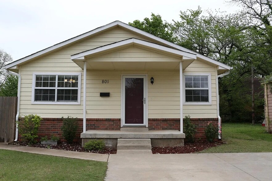 Building Photo - 801 S Hester St