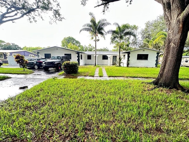 Building Photo - 4661 NW 4th St