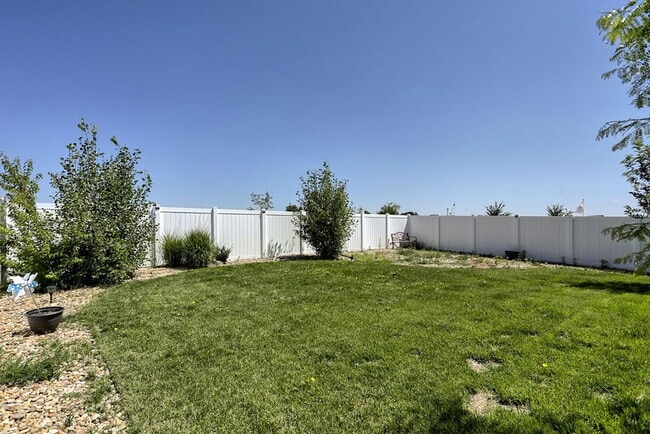 Building Photo - 1748 Ruddlesway Dr