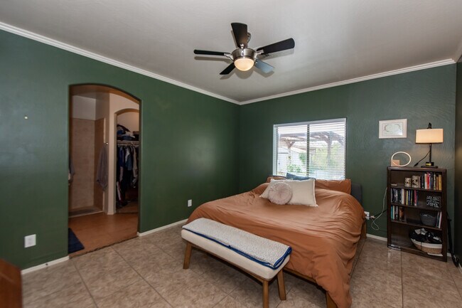 Building Photo - 4540 Jojoba Ave