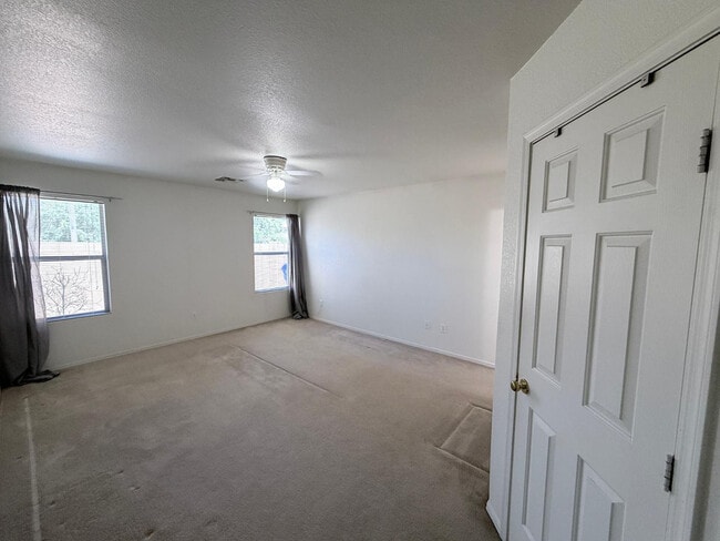 Building Photo - 1106 S Fresno Ct