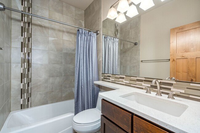 Building Photo - 6928 Summerwind Ct