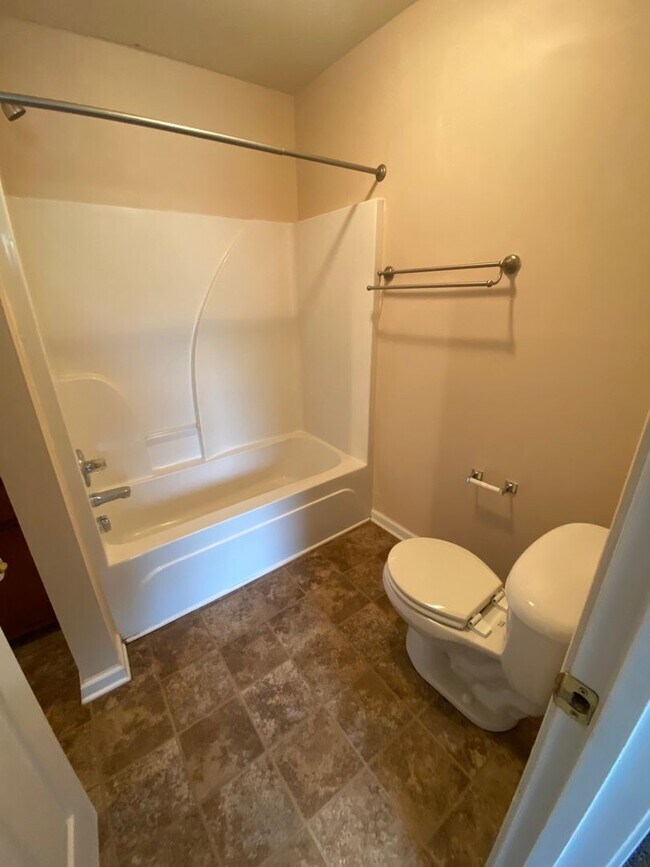 Building Photo - 512 Patriot Park Ct