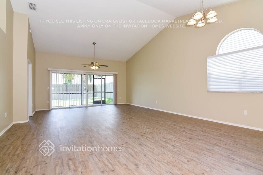 Building Photo - 2742 Falling Tree Cir