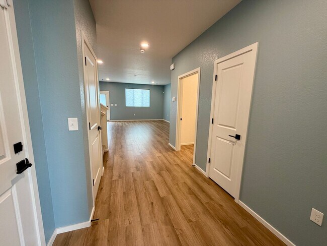 Building Photo - 716 Galloway Dr