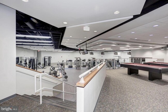 Building Photo - 1021 Arlington Blvd