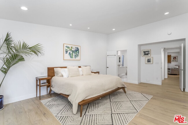 Building Photo - 23826 Burbank Blvd