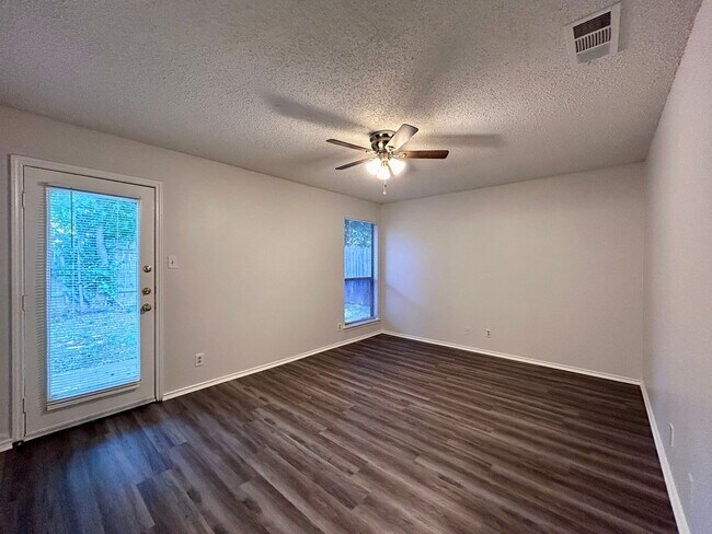 Building Photo - 9212 Kempler Dr