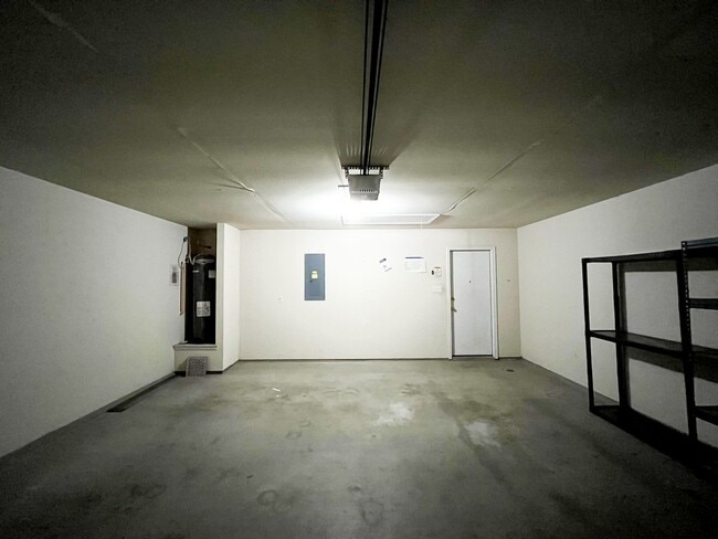 Building Photo - Available Now Beautiful 1 story, 4 bedroom, 2 bath, 2 car garage home with fire place, garage doo...