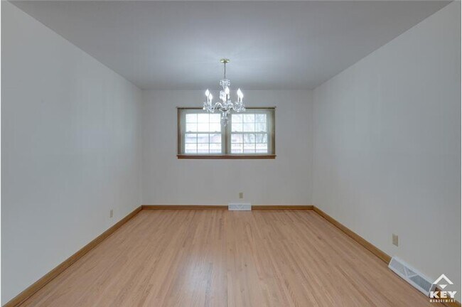 Building Photo - 6402 E 11th St N