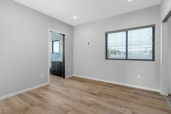 Building Photo - 15521 Patronella Ave