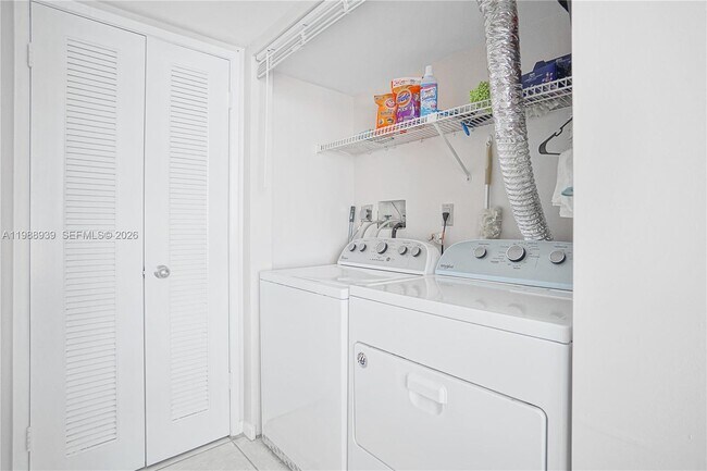 Building Photo - 9 Island Ave