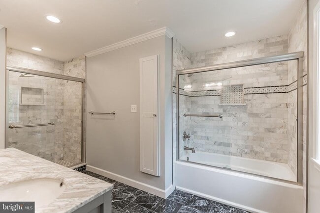 Building Photo - 9911 Barnsbury Ct