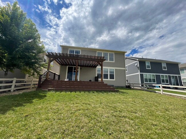 Building Photo - Luxurious 3 Bedroom 2.5 Bathroom House in ...