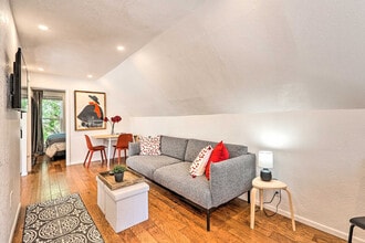 Building Photo - 420 Elati St