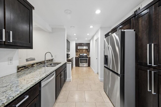 Building Photo - 411 Ramble Ln