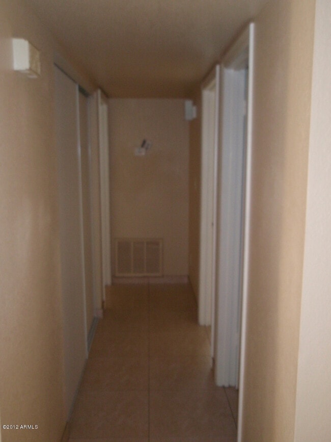 Building Photo - 526 N 4th St