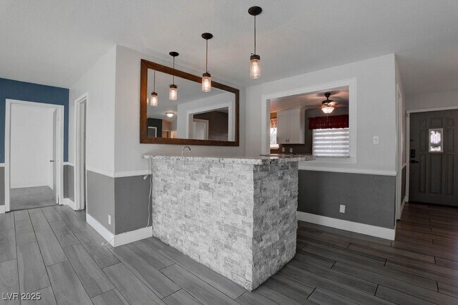 Building Photo - 908 Bonita Ave