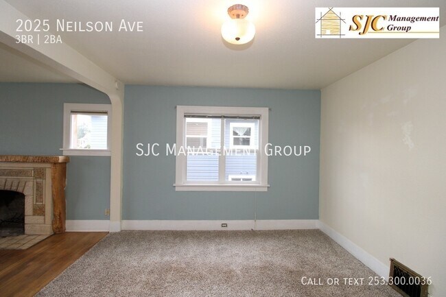 Building Photo - 2025 Nielson Ave