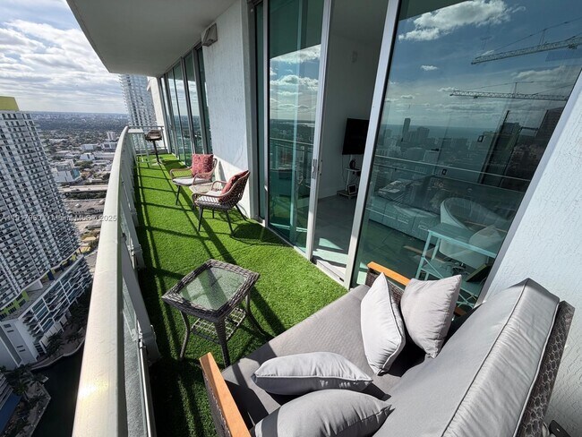 Building Photo - 92 SW 3rd St