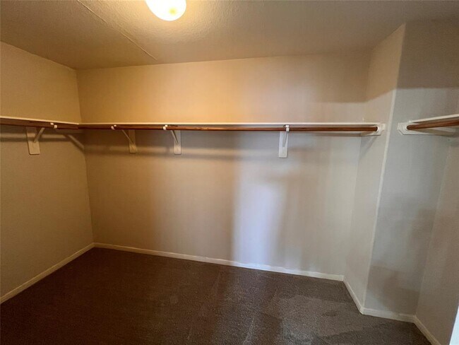 Building Photo - 2619 Grayson Point Ln