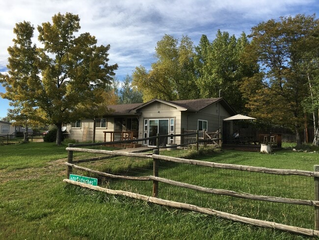 Building Photo - 601 Gutcher Dr