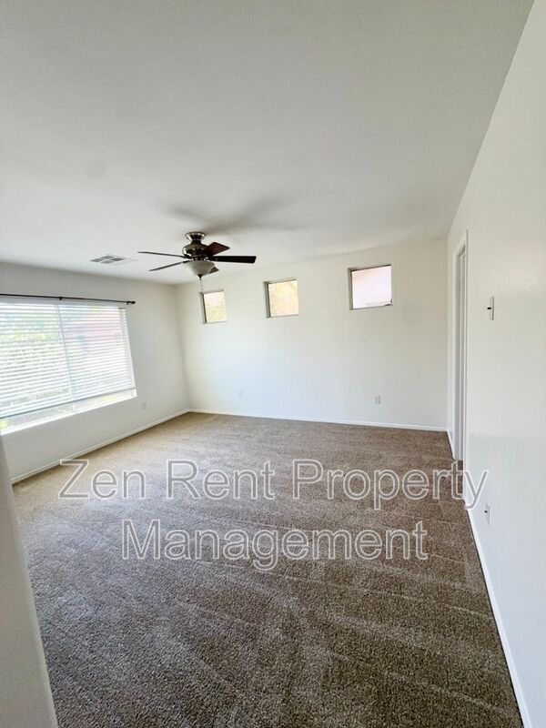 Building Photo - 4237 E Windsor Dr