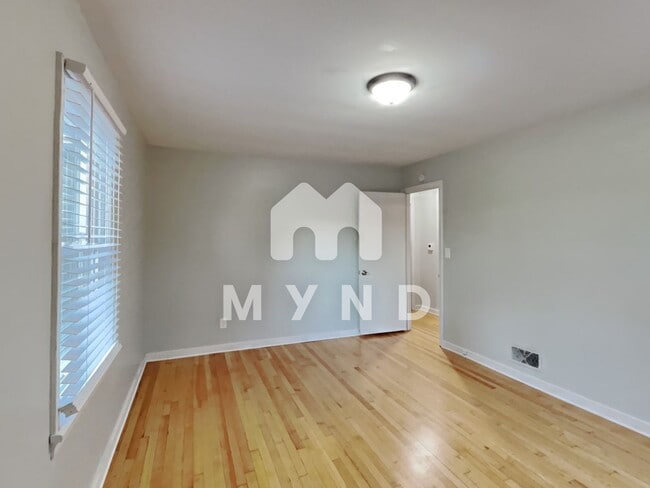 Building Photo - 1229 Lynn Acres Dr
