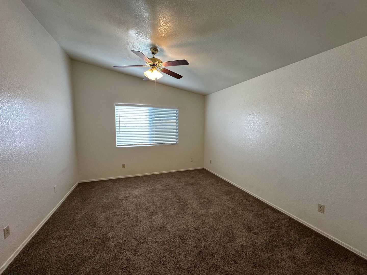 Building Photo - 9011 E Weyburn Dr