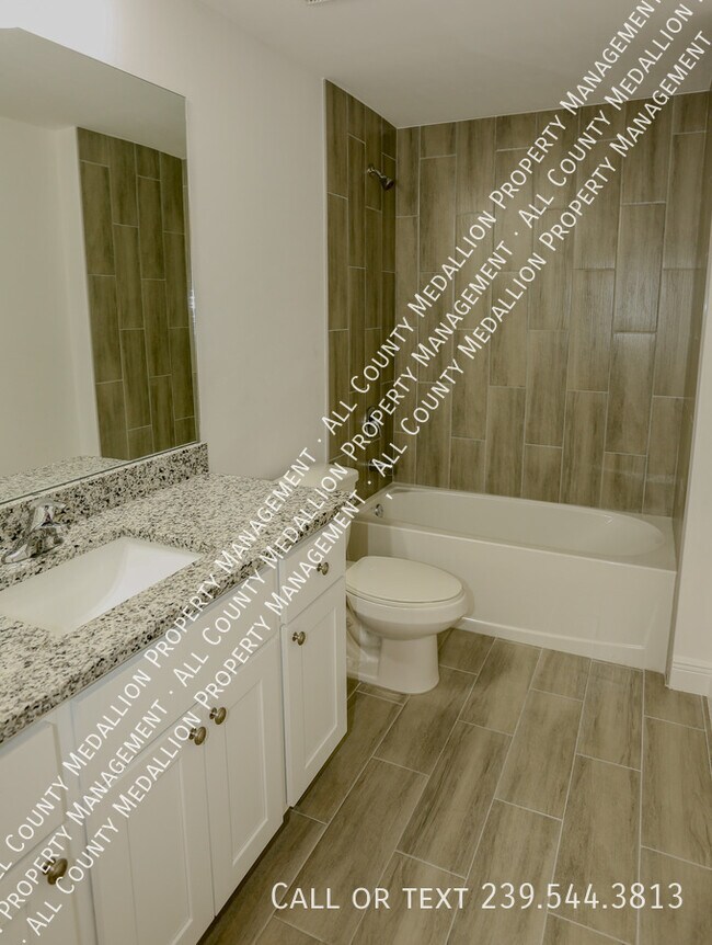 Building Photo - 915 Graystone Ave