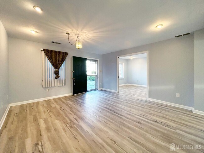 Building Photo - 122 Vineyard Rd