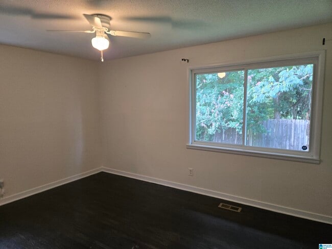 Building Photo - 4048 Dolly Ridge Rd