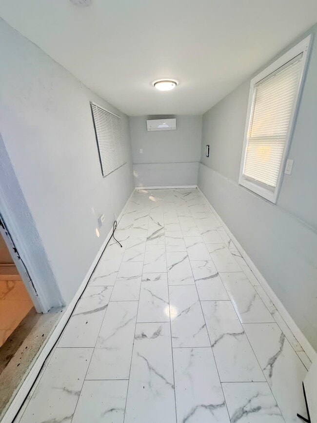 Building Photo - 1456 44th St