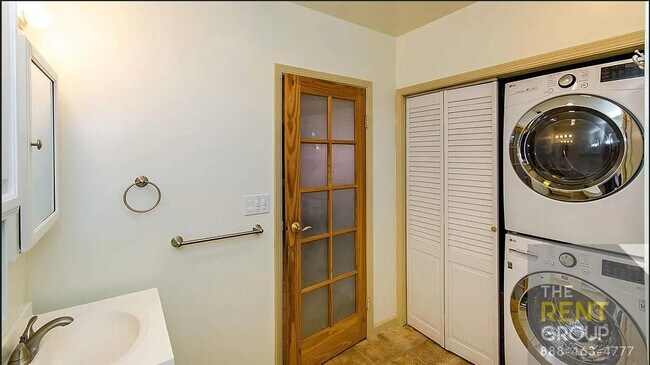 Building Photo - 242 Jackson Ave