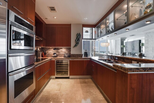 Building Photo - 1 N Fort Lauderdale Beach Blvd