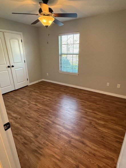 Building Photo - 7120 Echo Hill Dr