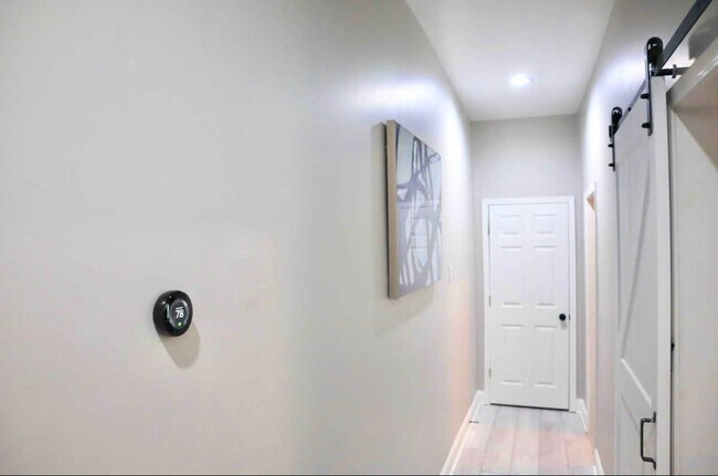 Building Photo - 1927 Louisiana Ave