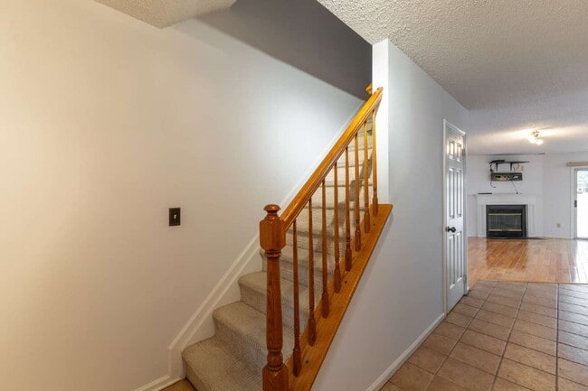 Building Photo - Welcome to your new home in the heart of T...