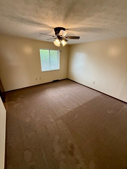 Building Photo - 3208 Cedar Grove Pl S