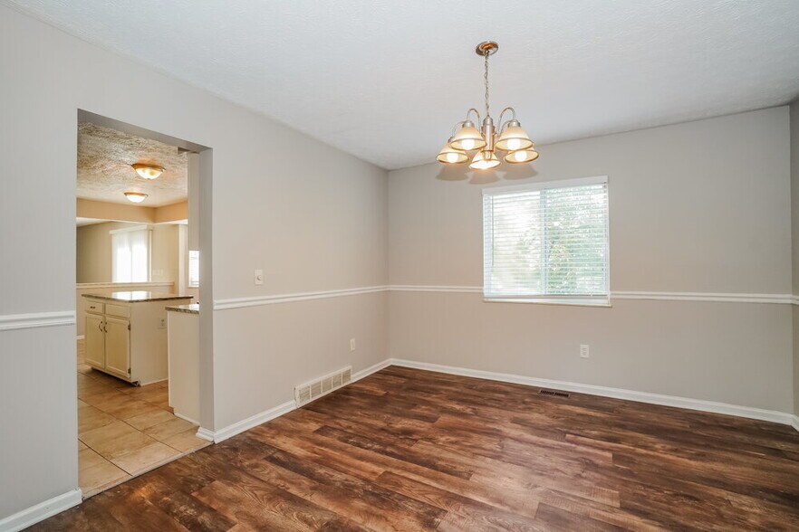 Building Photo - 593 Bridgewater Ct