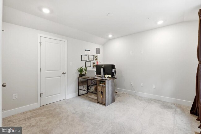 Building Photo - 6815 Winterhill Ln