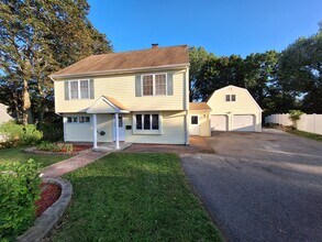 Building Photo - 132 Wepawaug Dr