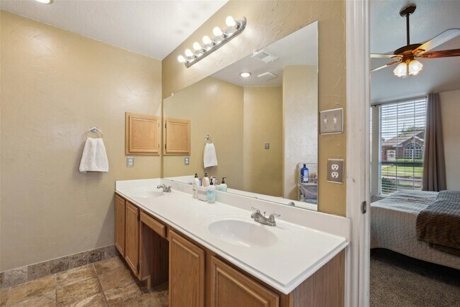 Building Photo - 7209 Montego Dr