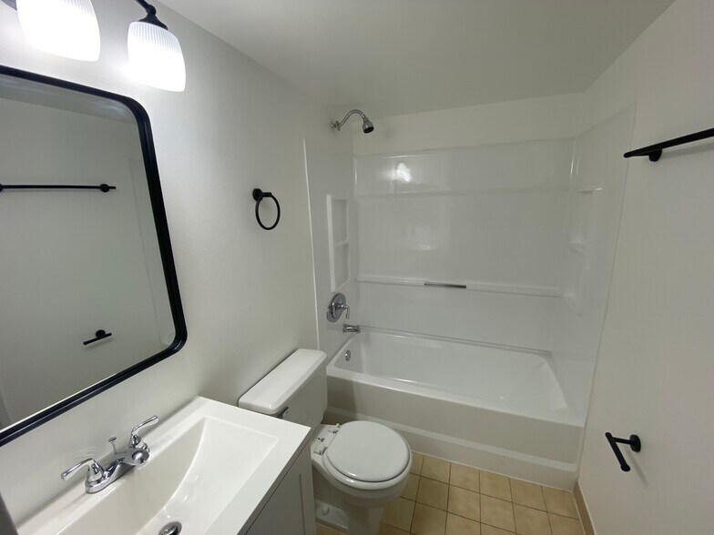 Building Photo - 6045 Northwest 186th Street