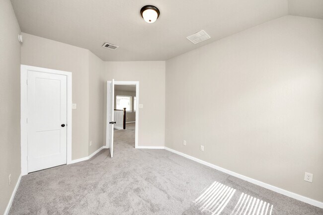 Building Photo - 7006 Winterberry Gln Ln