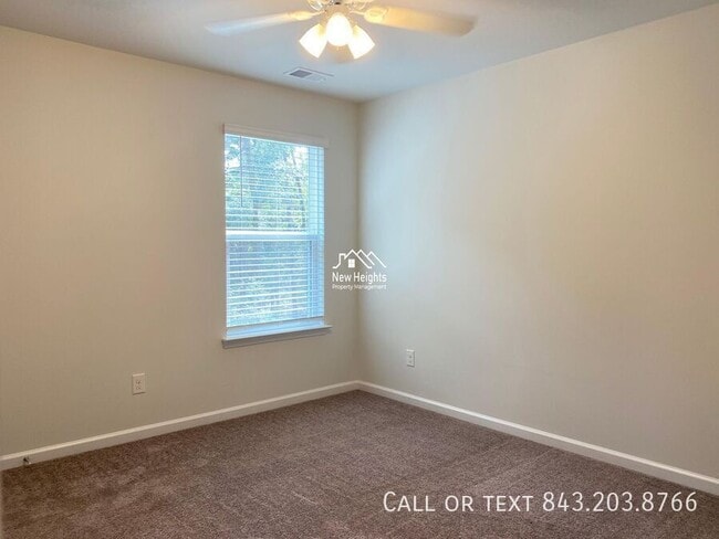 Building Photo - 2641 Alamanda Dr
