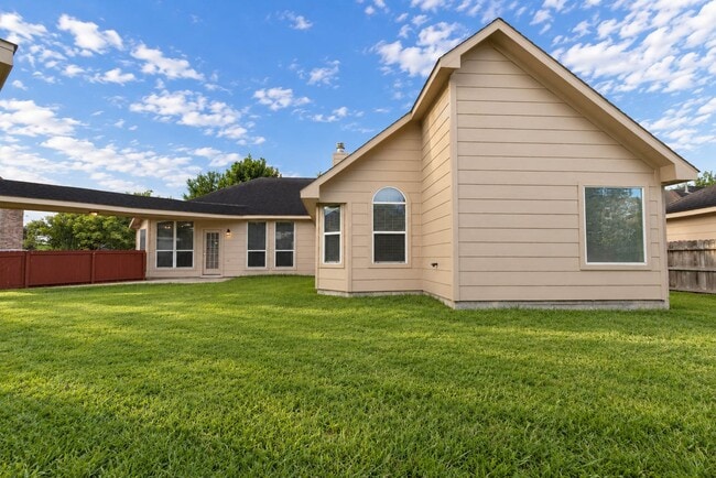 Building Photo - 3207 Hickory Knoll Dr